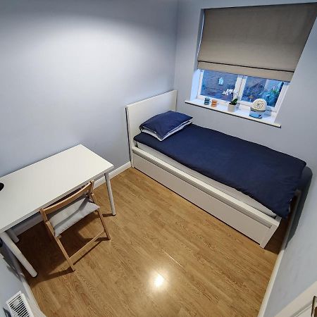 Stoke-on-Trent Joshua Court Single Room מראה חיצוני תמונה